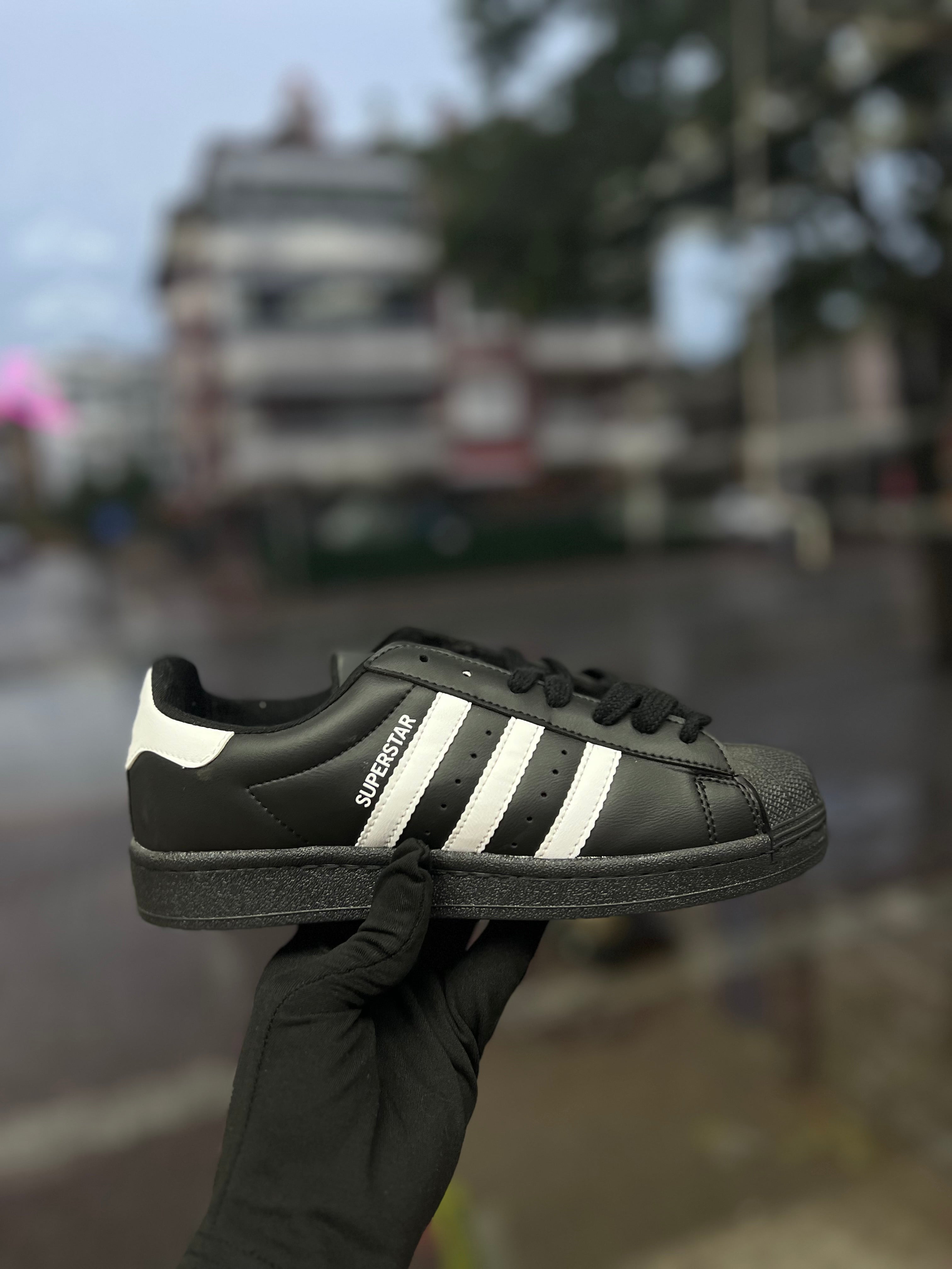 ADİDAS SUPERSTAR