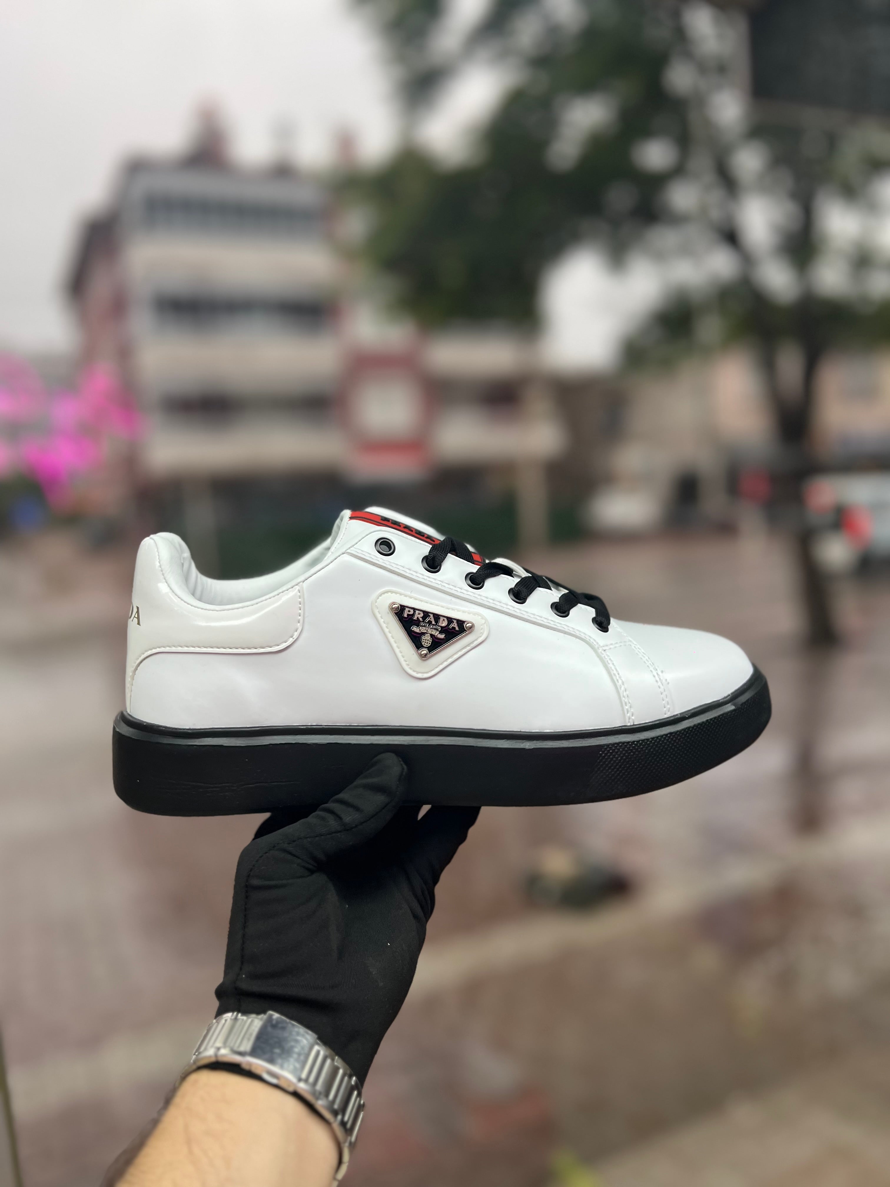 PRADA MİLANO